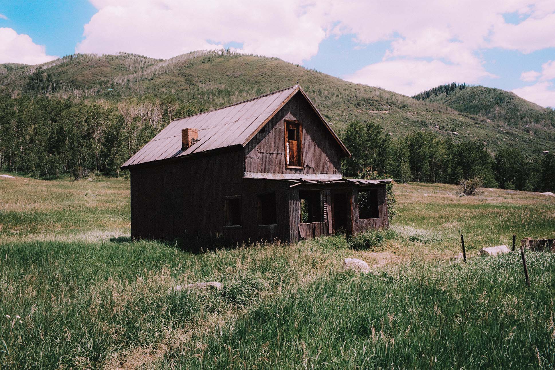 More of Jonah Smith’s photographs can be found in the Aspen edition of Portraits de Villes, a project benefiting Aspen Youth Center and one in a collection of travel photography books published by the Paris- and New York City-based design studio Saint-Lazare.