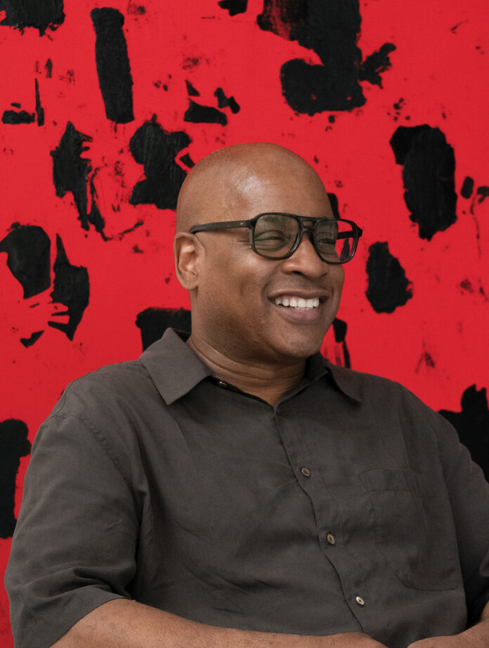 Glenn Ligon is the recipient of the 2025 Lewis Family Art Award at the Aspen Art Museum. Photography by Paul Mpagi Sepuya.